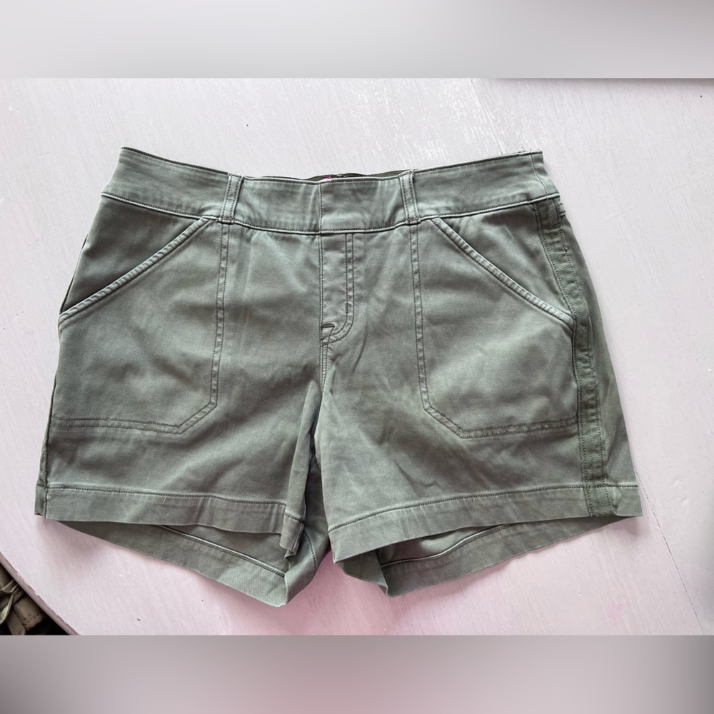 Spanx Stretch Twill Shorts 4”